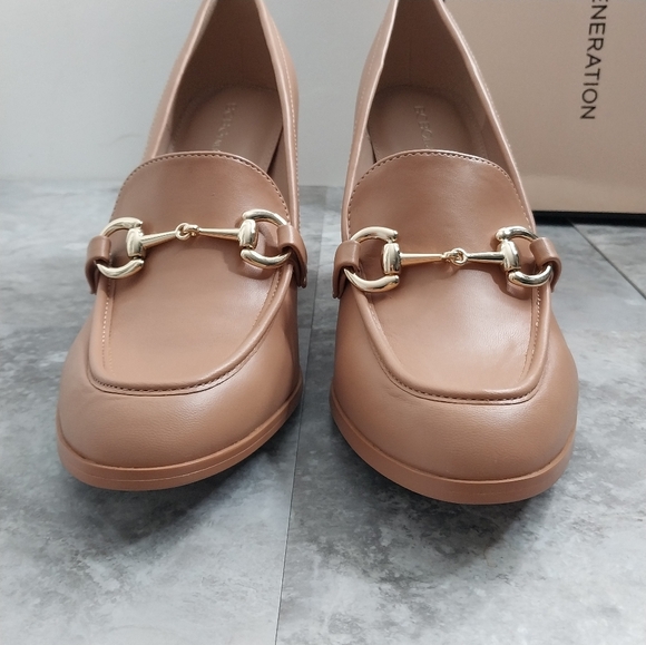 BCBGeneration Womens Size 11 Pumps Tan Heels Horsebite Career Work Shoes - Picture 15 of 17